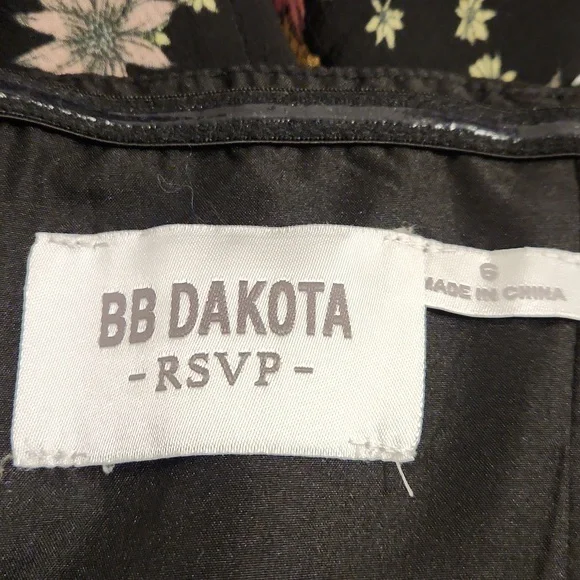 Dress - Picture 3 of 3